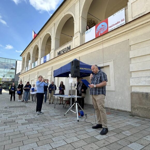 Veřejné čtení jmen obětí holocaustu – Jom ha-šoa 2025