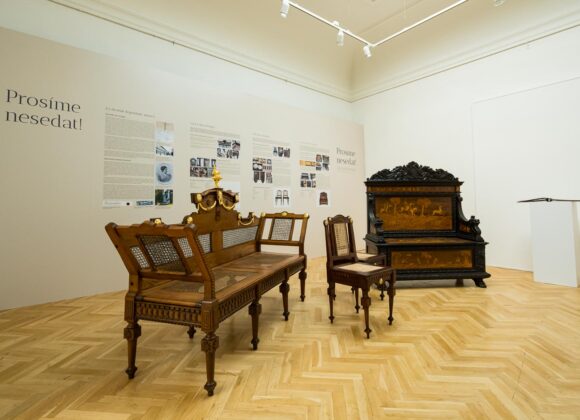 Restaurování. Prosíme nesedat! / 25.4.2025